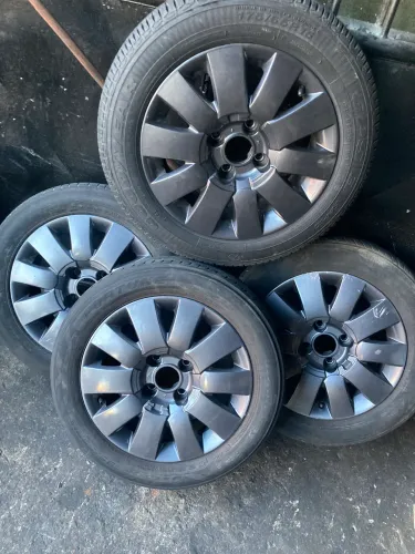 Vendo Rodas aros 15 dá citroen con pneus media vída