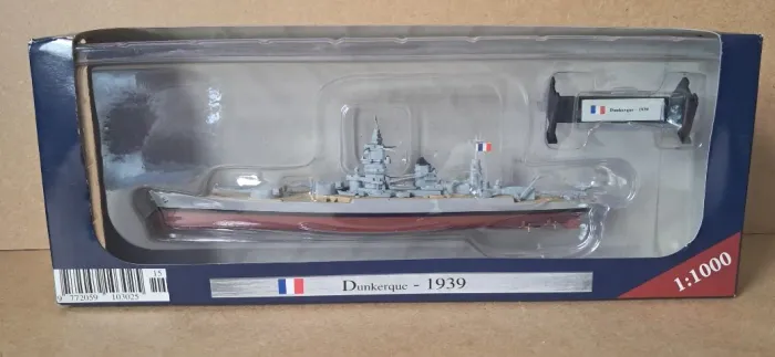 Miniatura diecast de navio encouraçado DUNKERQUE - FR da 2ª Guerra Mundial - escala 1/1000