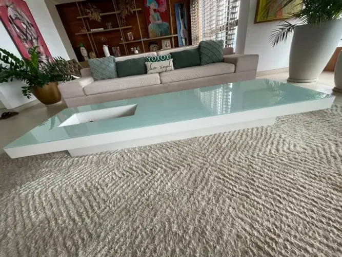 Mesa de centro vidro MDF laca branca 2,20m - nicho decorativo