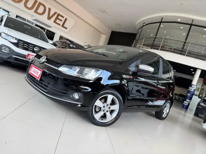 Volkswagen Fox Rock IN RIO 1.6 MI Total Flex 8V 5P 2016