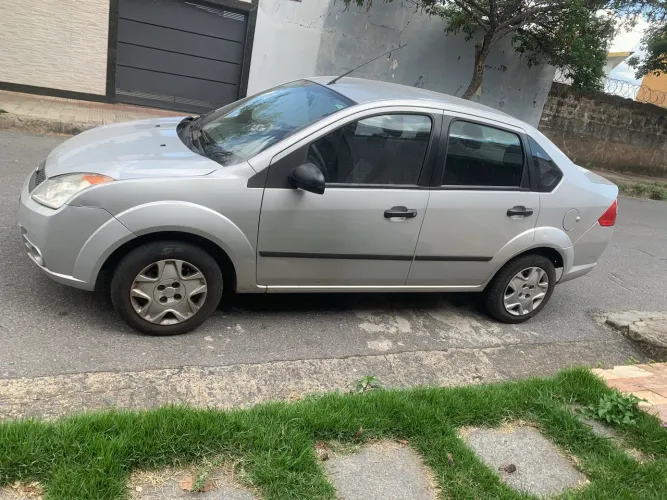 Ford Fiesta Sedan 1.0 8V Flex 4P 2008