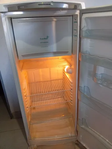 Vende-se ultidades do lá