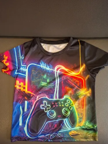 Camiseta infantil gola redonda - menino - estampa de gamepad 3D - tamanho 6 anos