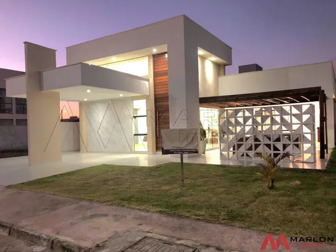 Casa em Condomínio Bosque da Praia, beira mar, 4 quartos, sendo 2 suítes, lado da sombra, 