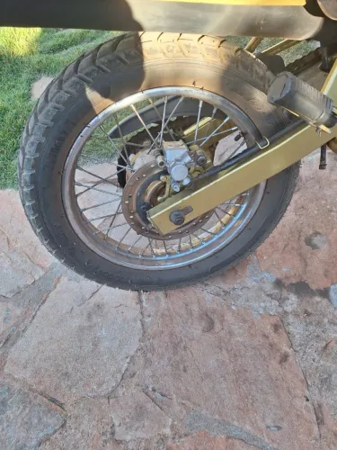 Vendo linda moto NX 400, Falcon. Zerada 