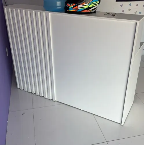 Balcão top com ripado muito novo