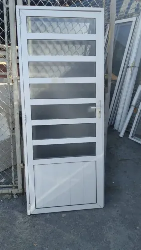 Porta de alumínio reforçado branca 