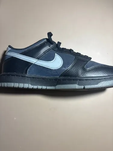 Vendo Nike Dunk Low Black Spider-Man Edition, tamanho 37