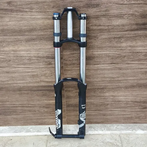 Suspensão Rock Shox Domain RC 26"