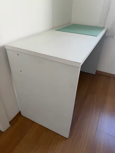 Mesa de escritório reforçada - branca