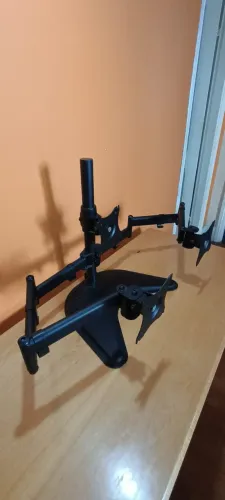 Suporte Articulado para 3 monitores