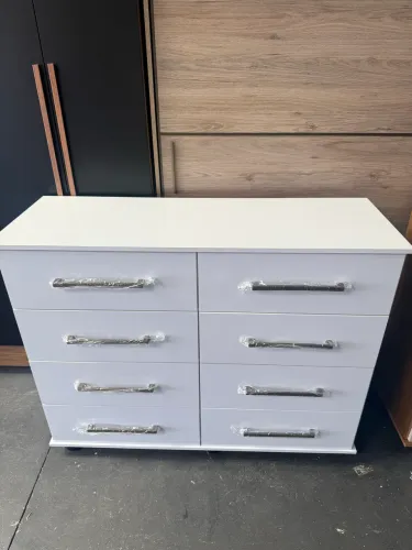 Cômoda com 8 gavetas - pronta entrega 