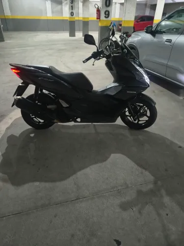 PCX 160 doc em dia sem detalhes abaixo de tabela 