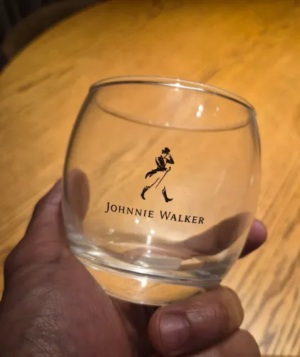 Jogo com 6 Copos de Whisky Johnnie Walker (Novos na Caixa)