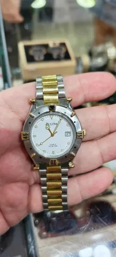 2 relógios originais Bulova e Swiss Army 