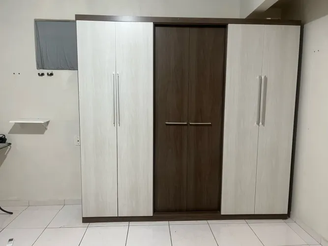 Guarda roupa 06 portas