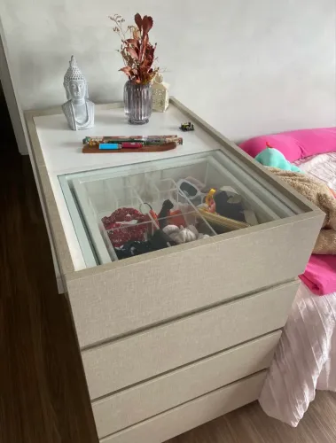Cômoda para quarto com rodízio 