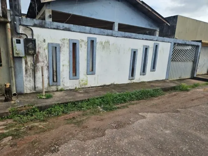 VENDO CASA NO BAIRRO UNIVERSIDADE NA AV. ANTONIO CASTRO MONTEIRO, 1299