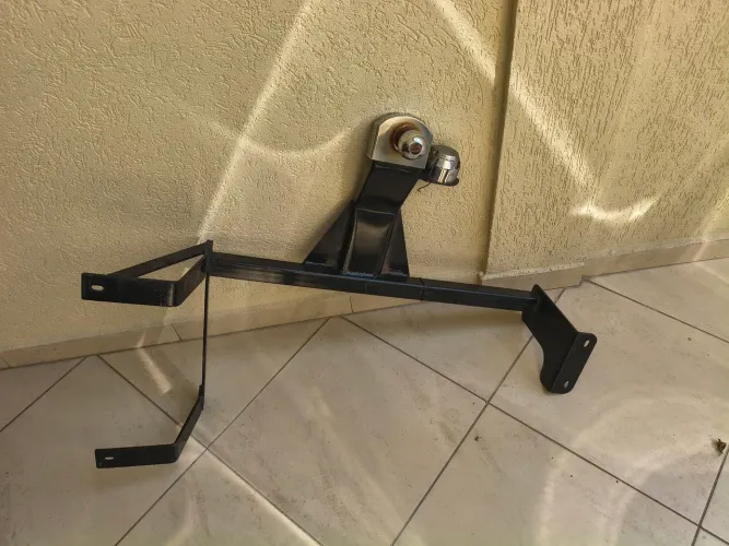 Vendo - Engate do Nissan Kicks 2023