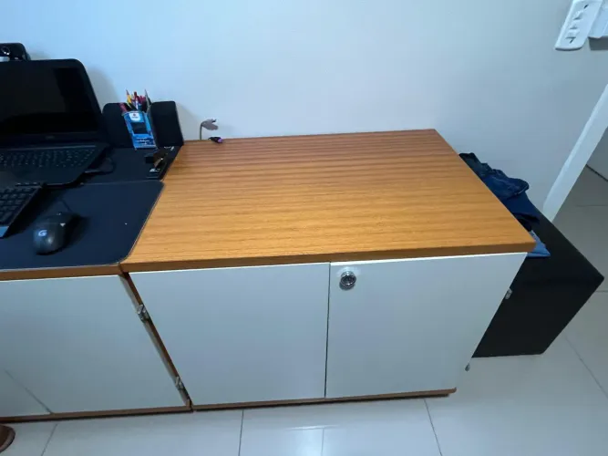 Armários para Escritório de Madeira com Fechadura