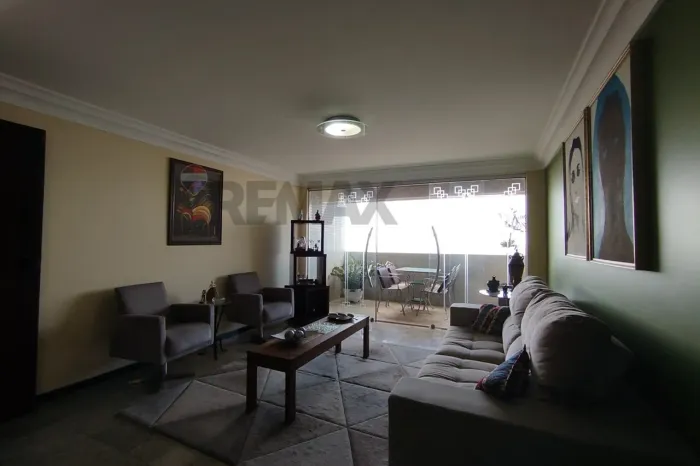Apartamento com 3 quartos para alugar em manaíra!