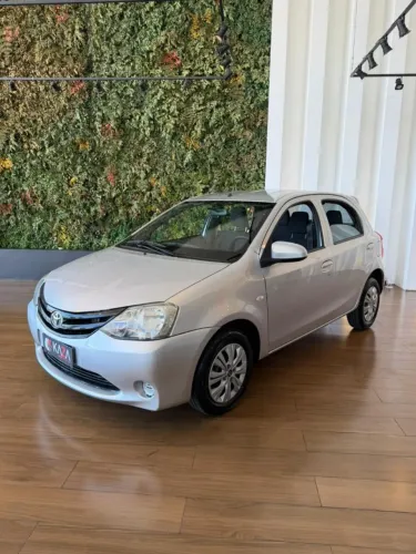 Toyota Etios X 1.3 Flex 16V 5P Mec. 2014
