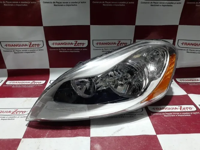 Farol Volvo XC60 lado esquerdo