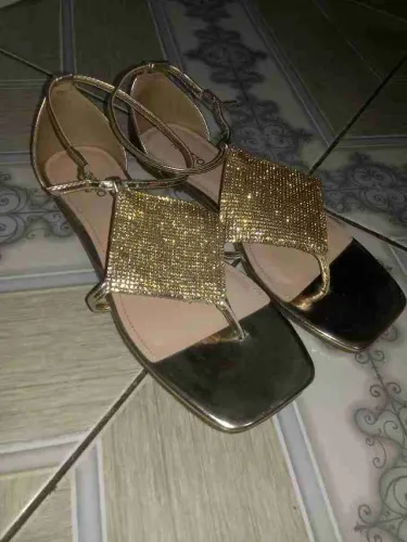 Uma linda sandália arezzo 38