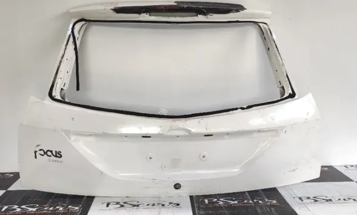 Tampa traseira ford focus 2001/2008
