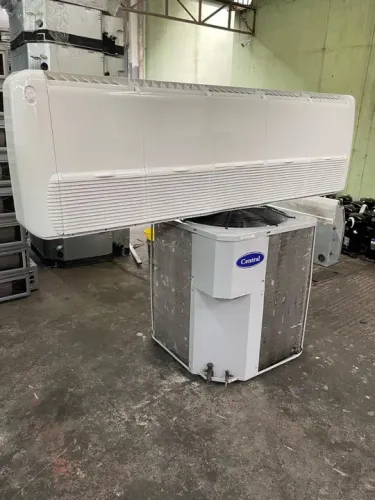 Piso teto Modernitá 90.000 BTUs 220v trifásico 