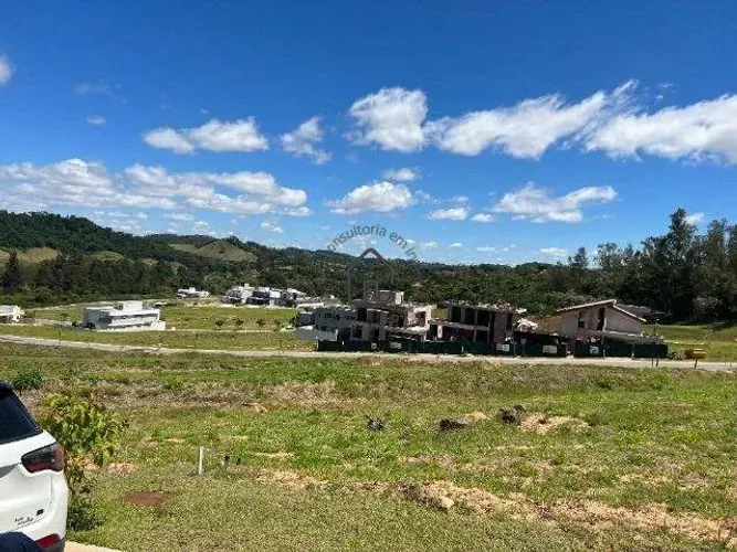 Terreno à venda no Condomínio Arboretum em Vinhedo.