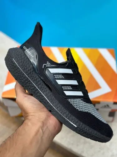 ADIDAS ULTRABOST