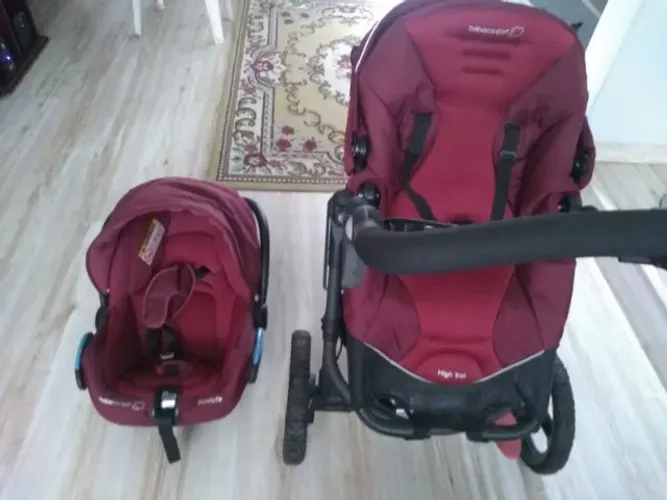 Carrinho de bebê + bebê conforto High Trek, importado, impecável