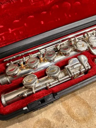 Flauta Transversal Yamaha Made in Japan mod 211S