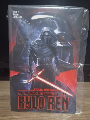 Star Wars - A Ascensão  de Kylo Ren Hq