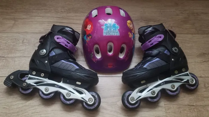 Patins e Capacete Infantil Princesas