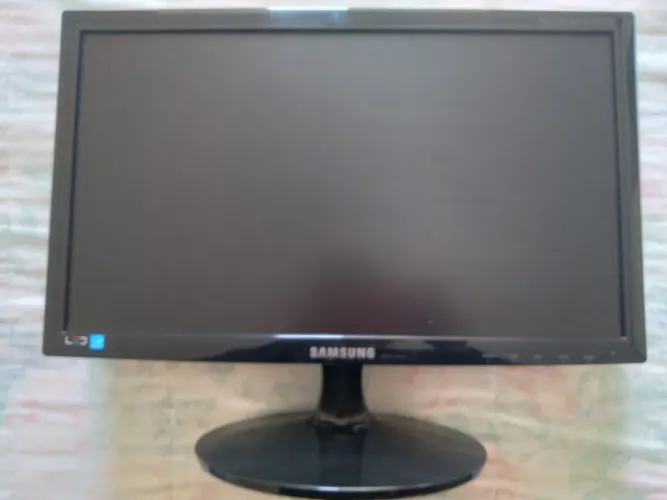 MONITOR SAMSUNG SYNCMASTER S19B300