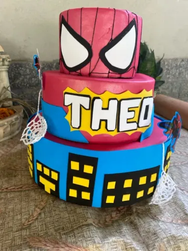 Bolo fake EVA do Homen-aranha SpiderMan 