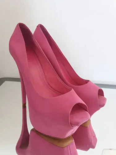 SCARPIN SCHUTZ ROSA PEEP TOE. LINDO!