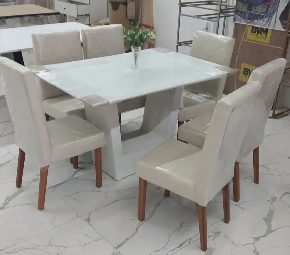 Conjunto Mesa Laqueada com 6 Cadeiras P.R.O.M.O.Ç.Ã.O (Nova) 135x90