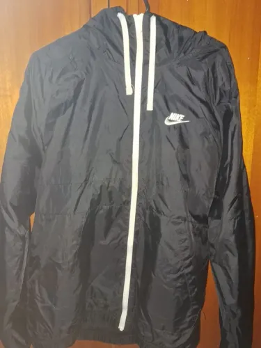 Jaqueta Nike Preta com Capuz