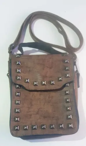 Bolsa transversal e de mão com alça removível