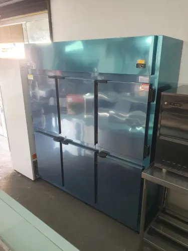 JR. Geladeira Comercial com 6 Portas