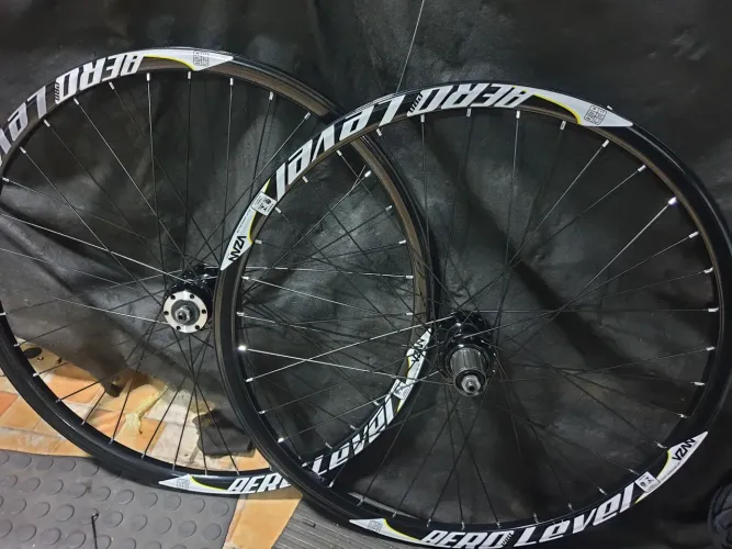 Rodas Vzan Aero Level Pro aro 26 rolamento discos de freio brinde