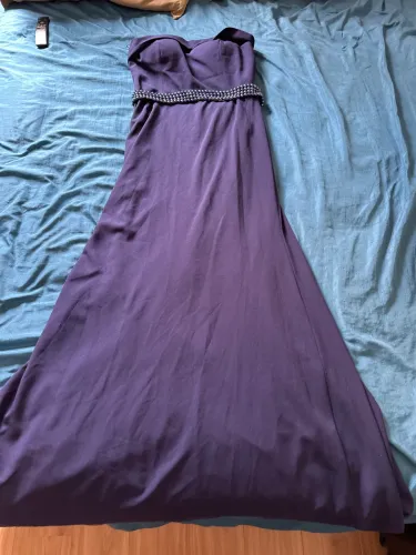 Vestido de festa TAM 44 com cinto de pérolas 