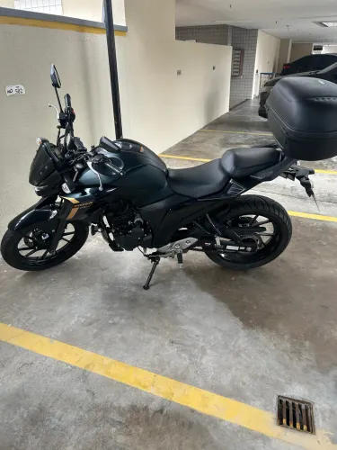 YAMAHA FZ25 