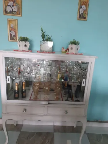 CRISTALEIRA PERFEITO ESTADO RETIRAR
