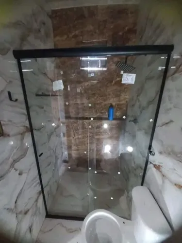 MANUTENÇÃO DE BOX E CORTINAS DE VIDRO