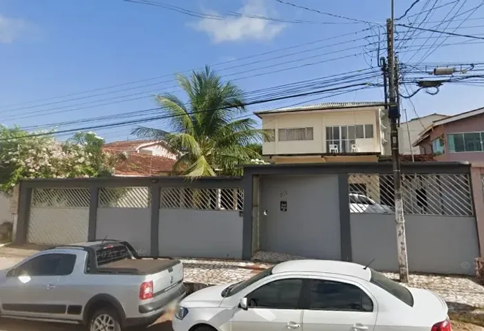 VENDE-SE IMÓVEL RESIDENCIAL BEM LOCALIZADO NO CENTRO