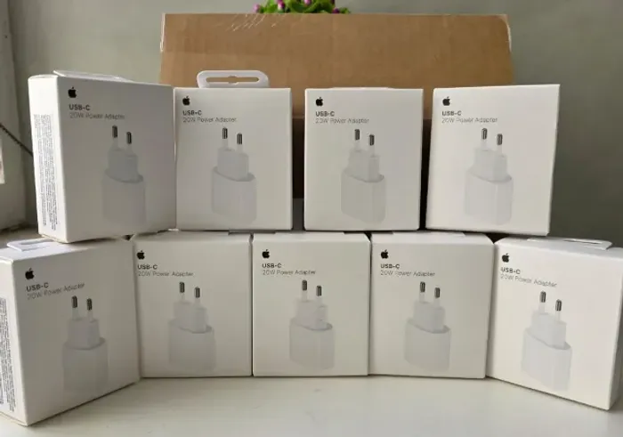 Carregador Fonte Apple 20w Iphone 15 16 Usb-c 100%original Branco